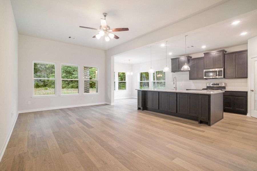 Spacious, unfurnished interior of a new home in Oakwood Ranch, Willis (Image 12). Spacious, unfurnished interior of a new home in Oakwood Ranch, Willis (Image 12).