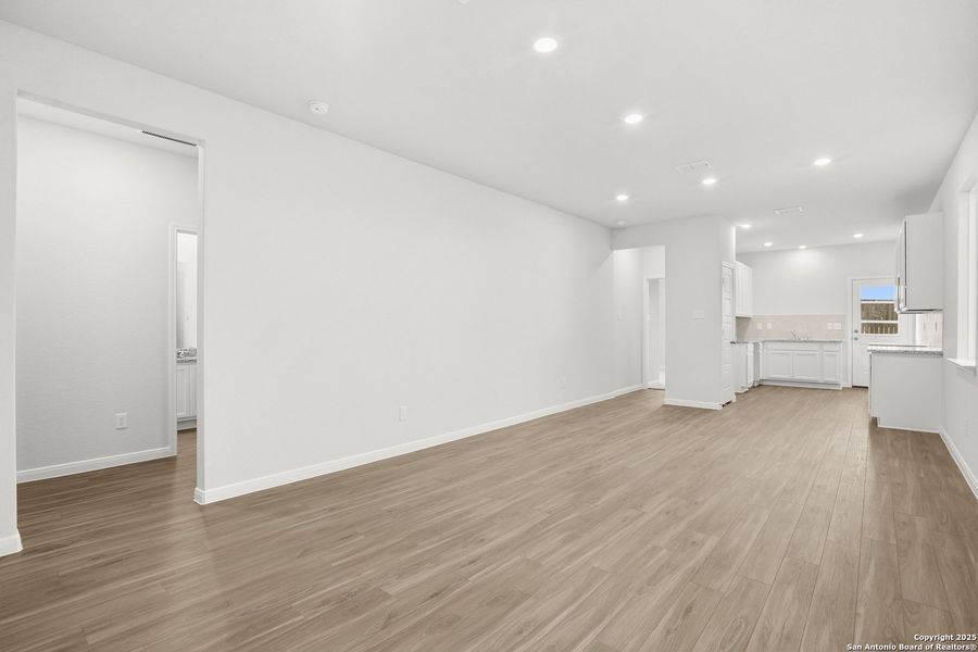 Spacious, unfurnished interior of a new home in Katzer Ranch, Converse (Image 12).