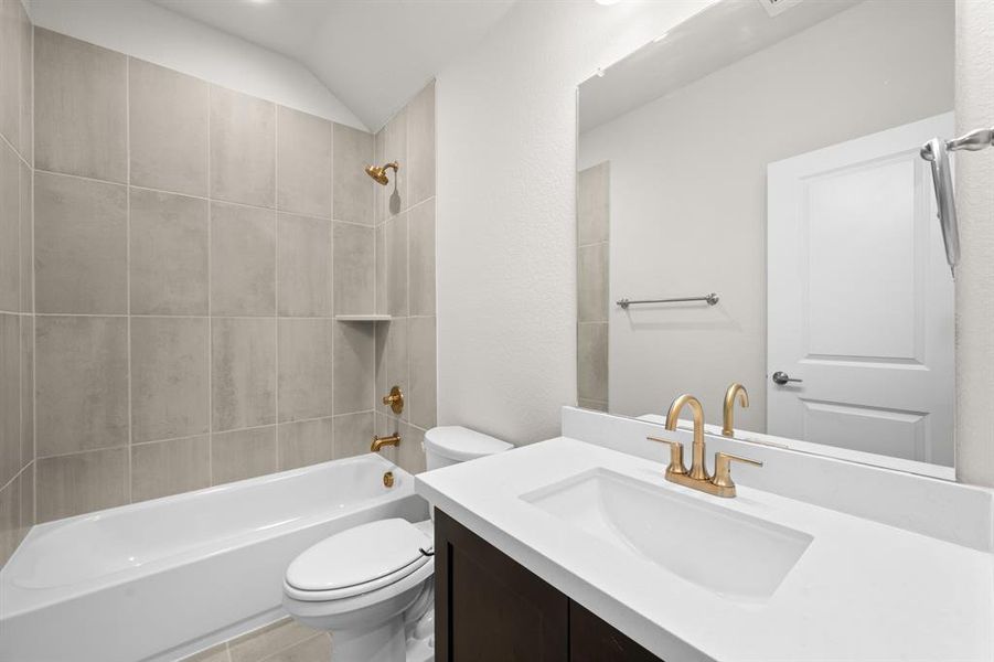 Furnished interior view inside a new home in The Retreat - Phase 1, Waxahachie (Image 11).