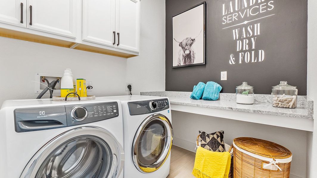 Representative interior finishes for a home built from the The Parma by David Weekley Homes in Two Step Farm 42', Montgomery (Image 16). Representative interior finishes for a home built from the The Parma by David Weekley Homes in Two Step Farm 42', Montgomery (Image 16).