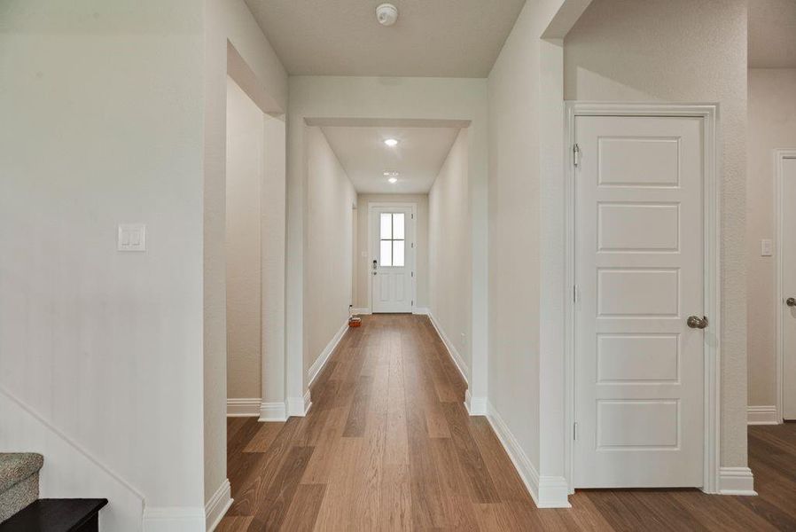 Spacious, unfurnished interior of a new home in Creekside of Crowley, Crowley (Image 16).