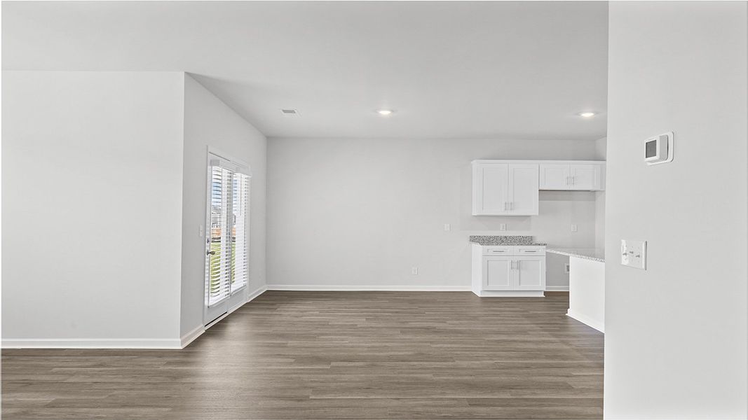 Spacious, unfurnished interior of a new home in Highland Hills, Graniteville (Image 20).