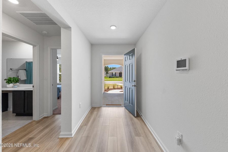 Spacious, unfurnished interior of a new home in Copper Ridge, Jacksonville (Image 23).