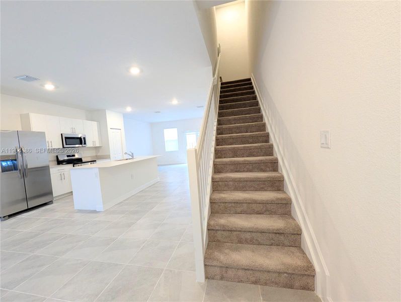 Spacious, unfurnished interior of a new home in , Florida City (Image 35).