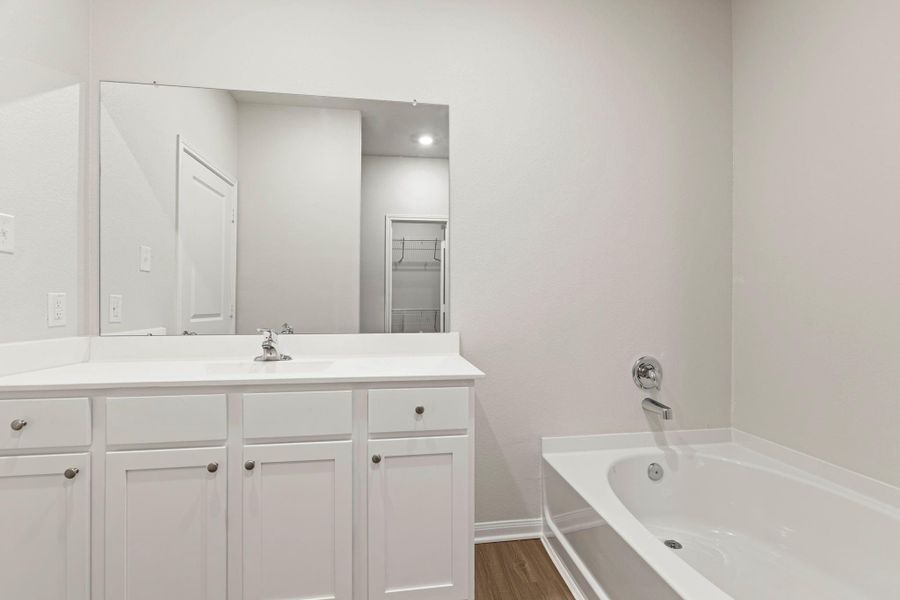 Furnished interior view inside a new home in Canterra Creek, Iowa Colony (Image 4).