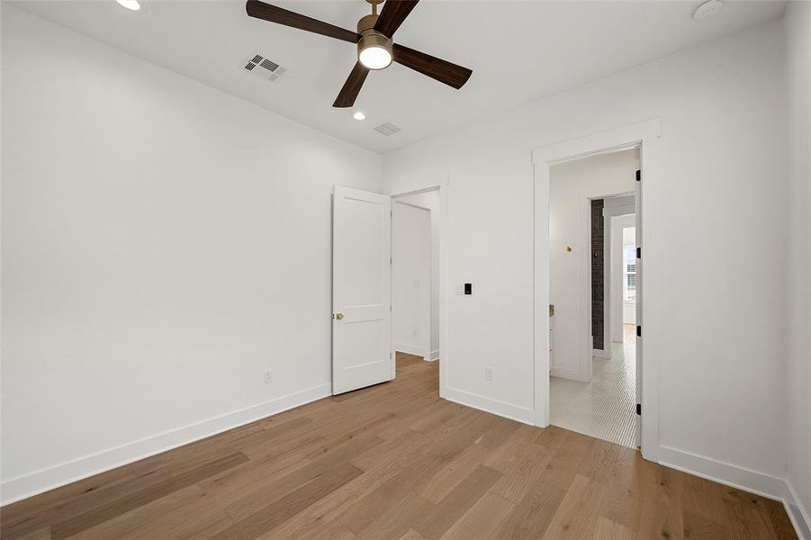 Spacious, unfurnished interior of a new home in , Hewitt (Image 32).