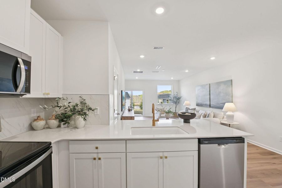 12-web-or-mls-2027 Oakdale Dr-S3103-012