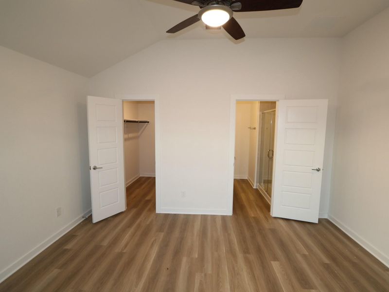 Spacious, unfurnished interior of a new home in Ambrose, La Marque (Image 17).