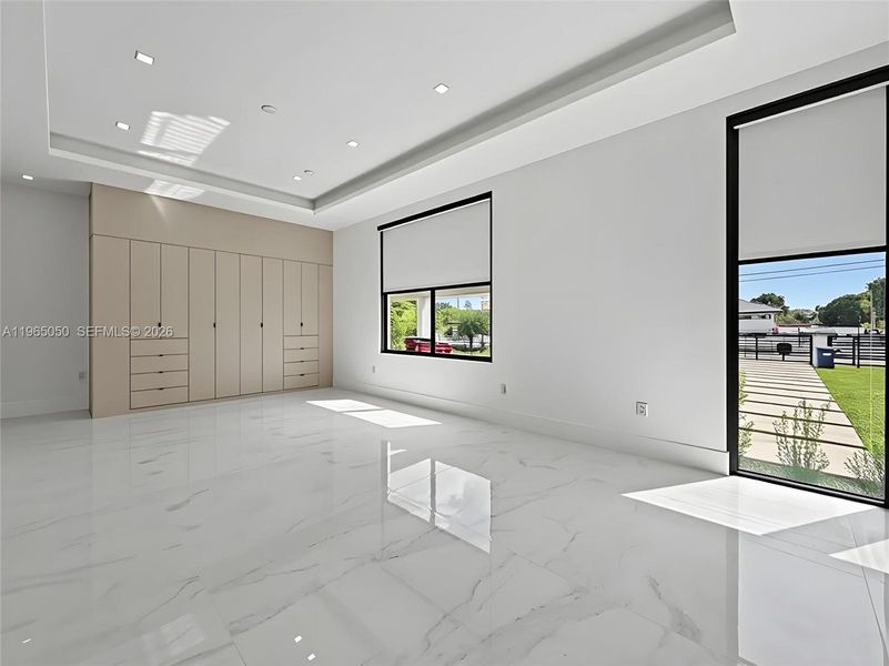 Spacious, unfurnished interior of a new home in , Miami (Image 41).