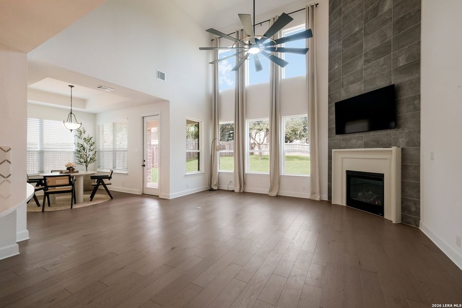 Spacious, unfurnished interior of a new home in , Boerne (Image 28).