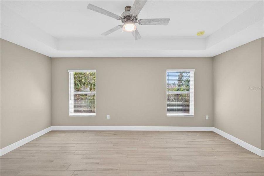 Spacious, unfurnished interior of a new home in , Weeki Wachee (Image 33).