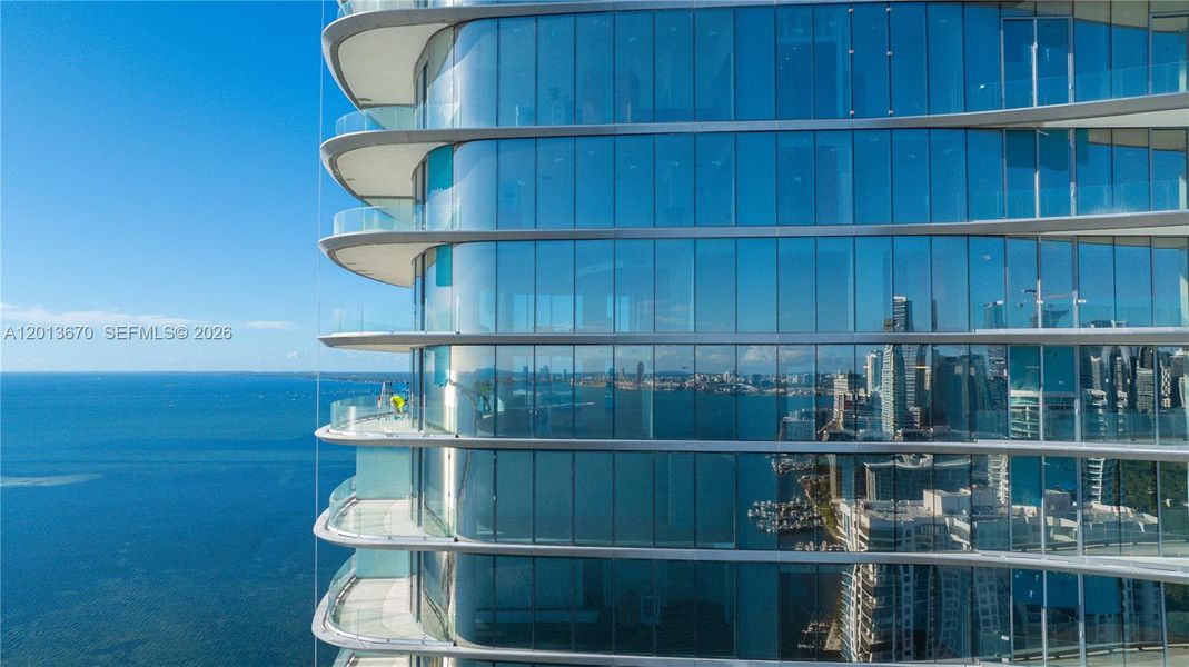 Condo located in Miami, FL showcasing its design and architecture (Image 11).