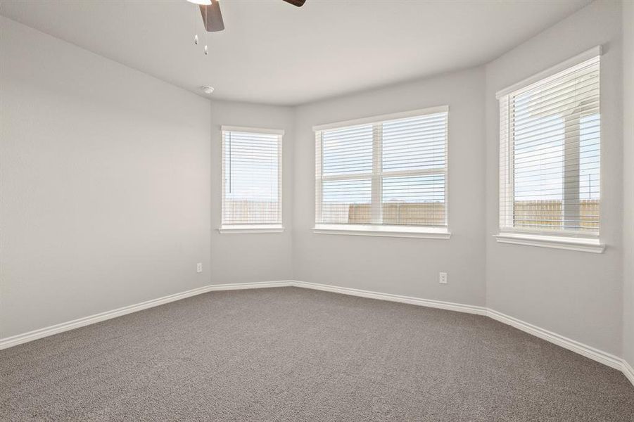 Spacious, unfurnished interior of a new home in Rocky Creek Crossing, Fort Worth (Image 32).