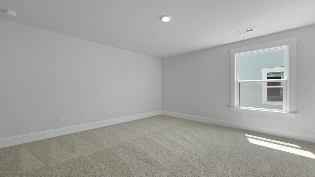 Spacious, unfurnished interior of a new home in Livingston Woods, Irmo (Image 32).