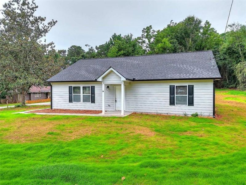 Exterior details and patio area of a home in , Monroe (Image 17).
