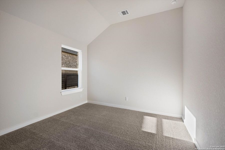 Spacious, unfurnished interior of a new home in The Grove at Vintage Oaks, New Braunfels (Image 17).