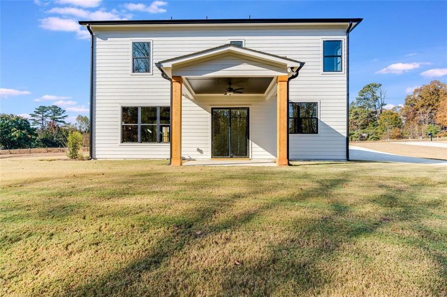 Exterior details and patio area of a home in , Dallas (Image 3).