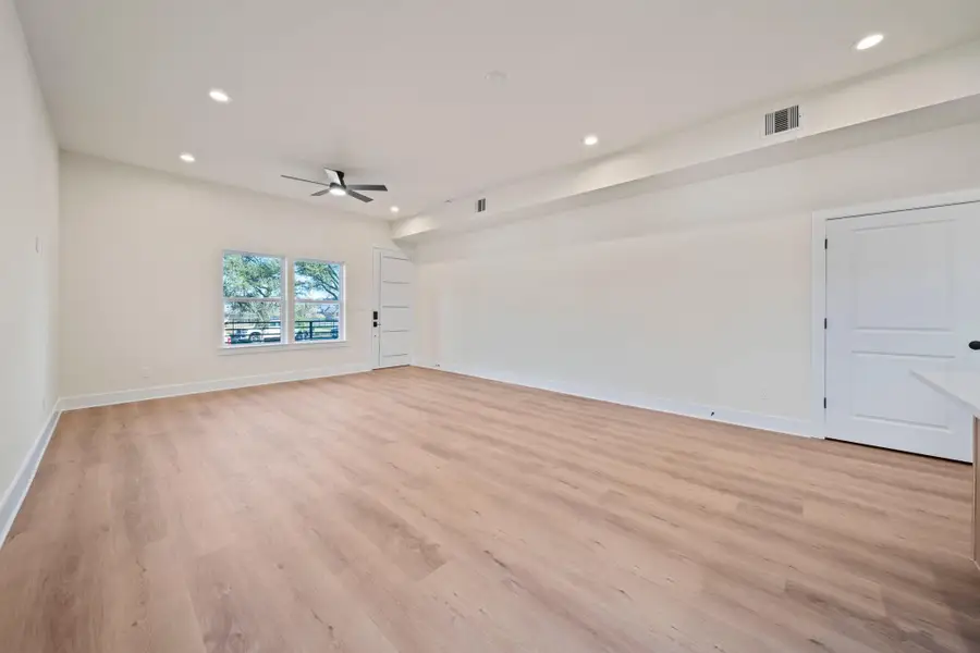 Spacious, unfurnished interior of a new home in , Houston (Image 23).