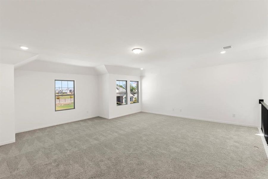 Spacious, unfurnished interior of a new home in Meadow Park, Melissa (Image 26).