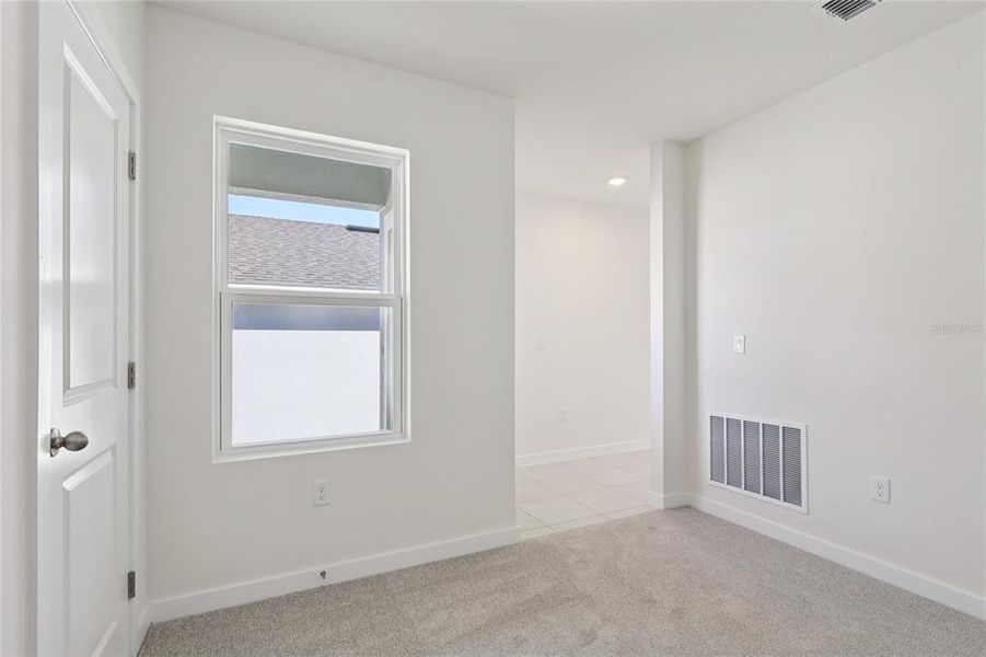 Spacious, unfurnished interior of a new home in Hamilton Bluff, Haines City (Image 25).