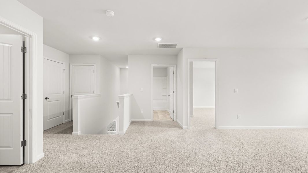 Representative unfurnished interior of a home built from the Hanover by D.R. Horton in Thompson Ridge, Dallas (Image 20).