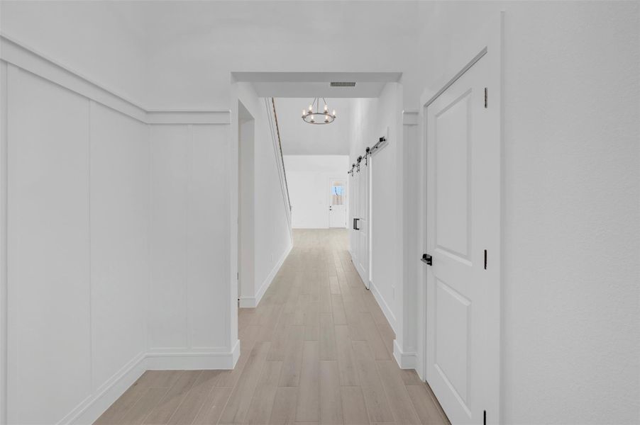Welcoming foyer (*Photo not of actual home and used for illustration purposes only.)
