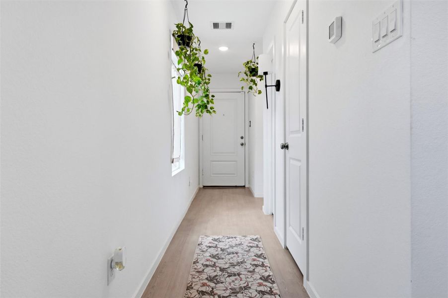 Spacious, unfurnished interior of a new home in Tavola, New Caney (Image 20).