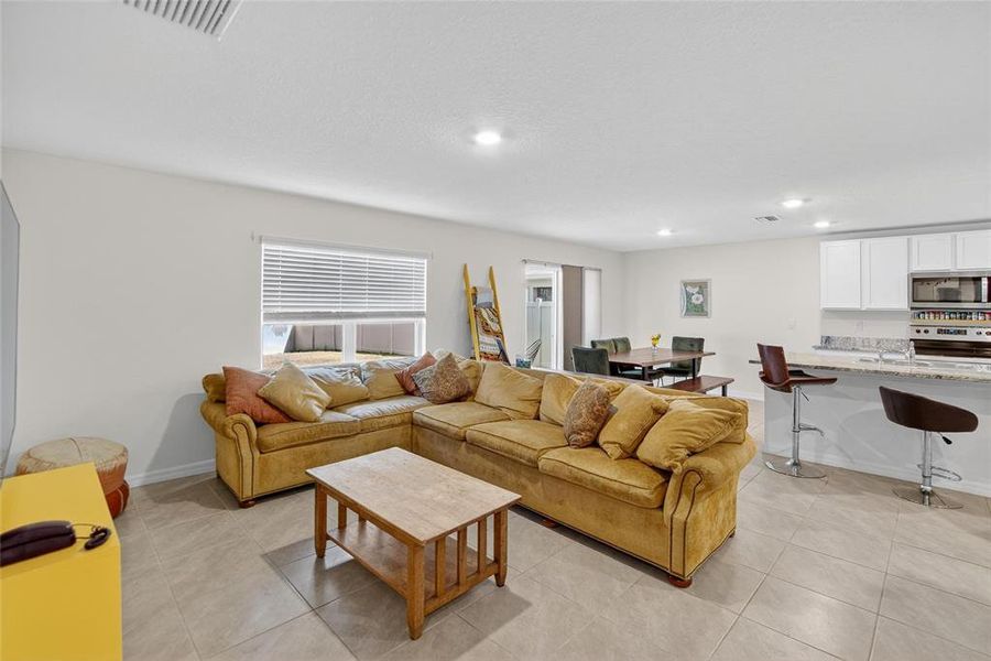 Furnished interior view inside a new home in River Park, Tampa (Image 7).