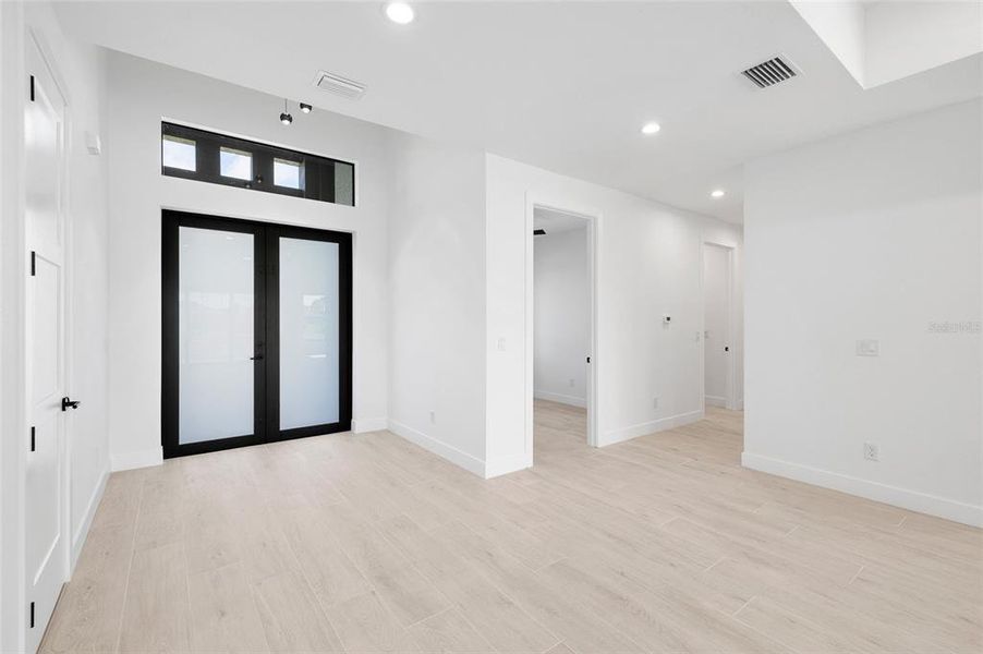 Spacious, unfurnished interior of a new home in , Rotonda West (Image 36). Spacious, unfurnished interior of a new home in , Rotonda West (Image 36).