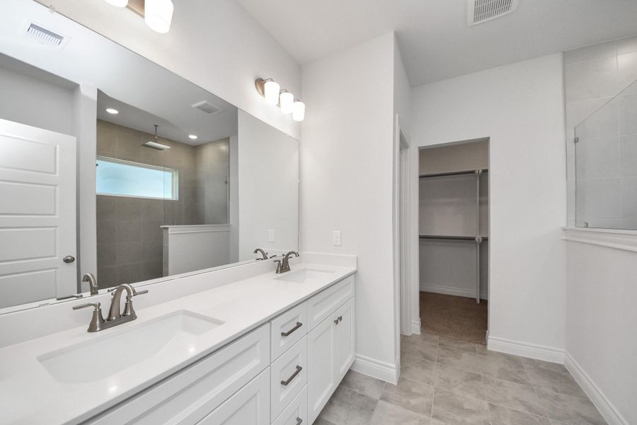 Furnished interior view inside a new home in Lexington Heights, Willis (Image 6).