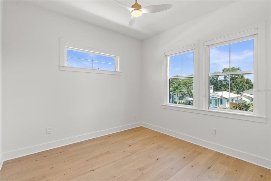 Spacious, unfurnished interior of a new home in , St. Petersburg (Image 24).