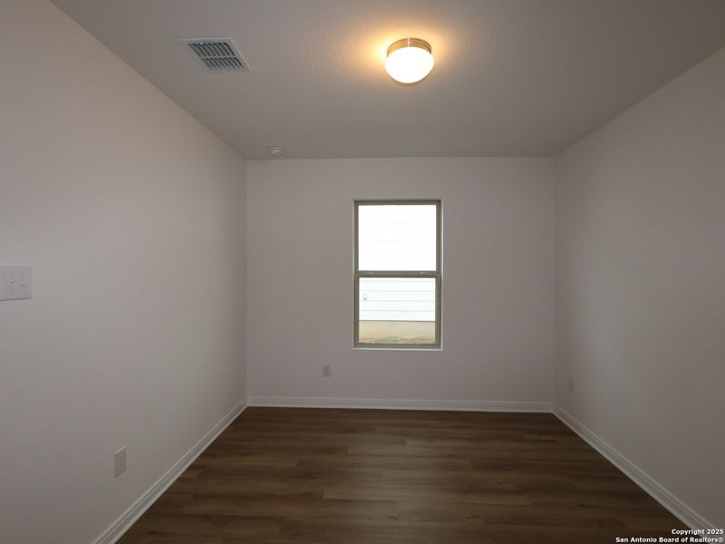 Spacious, unfurnished interior of a new home in Paloma Park, Converse (Image 20).