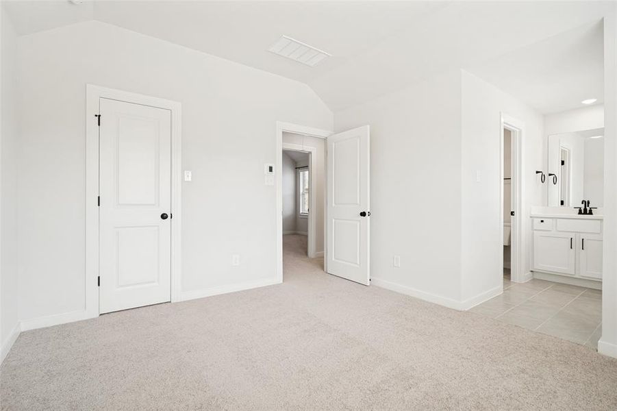 Spacious, unfurnished interior of a new home in , Mesquite (Image 25).