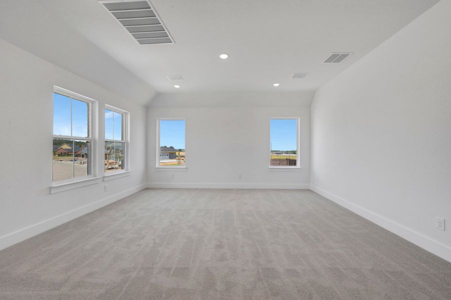 Spacious, unfurnished interior of a new home in Landmark, Denton (Image 24).