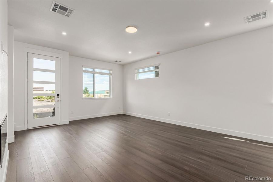 Spacious, unfurnished interior of a new home in Ascent at Inverness, Englewood (Image 23).