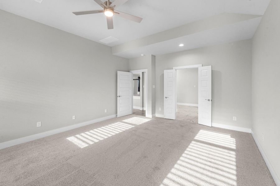 Spacious, unfurnished interior of a new home in Morton Creek Ranch, Katy (Image 23).