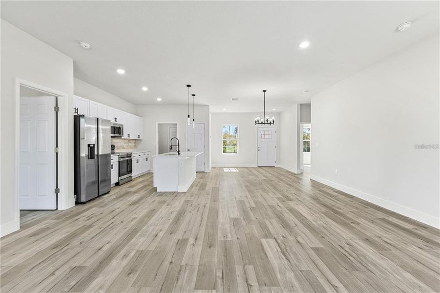 Spacious, unfurnished interior of a new home in , Ocala (Image 9).