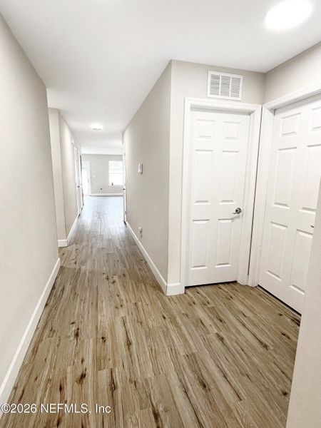 Spacious, unfurnished interior of a new home in , Jacksonville (Image 15).