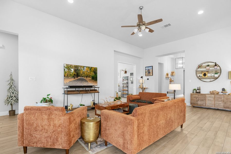 Furnished interior view inside a new home in Meadows of Mill Creek, Seguin (Image 41).