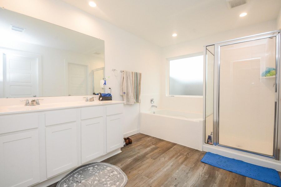 Furnished interior view inside a new home in Caldwell Ranch, Rosharon (Image 12).