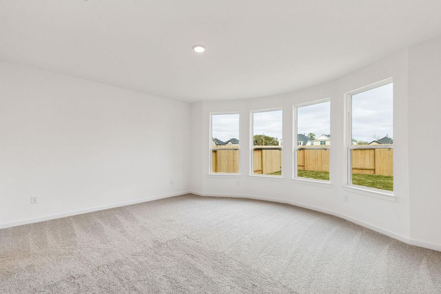 Spacious, unfurnished interior of a new home in Ellerden, Tomball (Image 24).