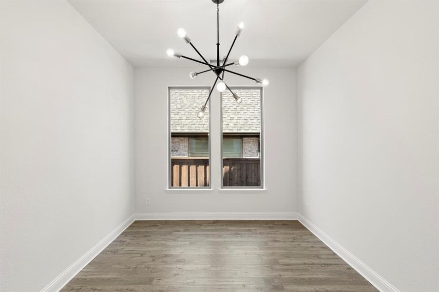 09. 814 Stoney - Dining