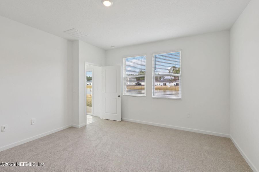 Spacious, unfurnished interior of a new home in Kings Preserve, Jacksonville (Image 25).
