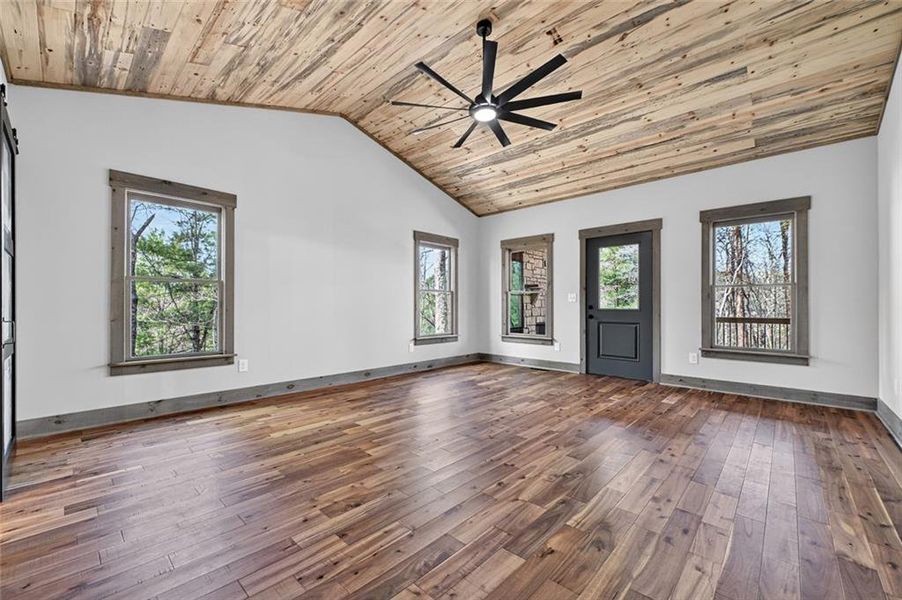Spacious, unfurnished interior of a new home in , Ellijay (Image 36).