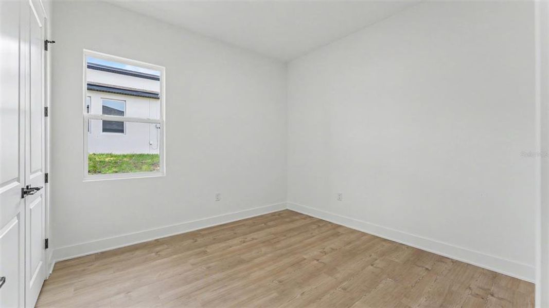 Spacious, unfurnished interior of a new home in , Davenport (Image 18).