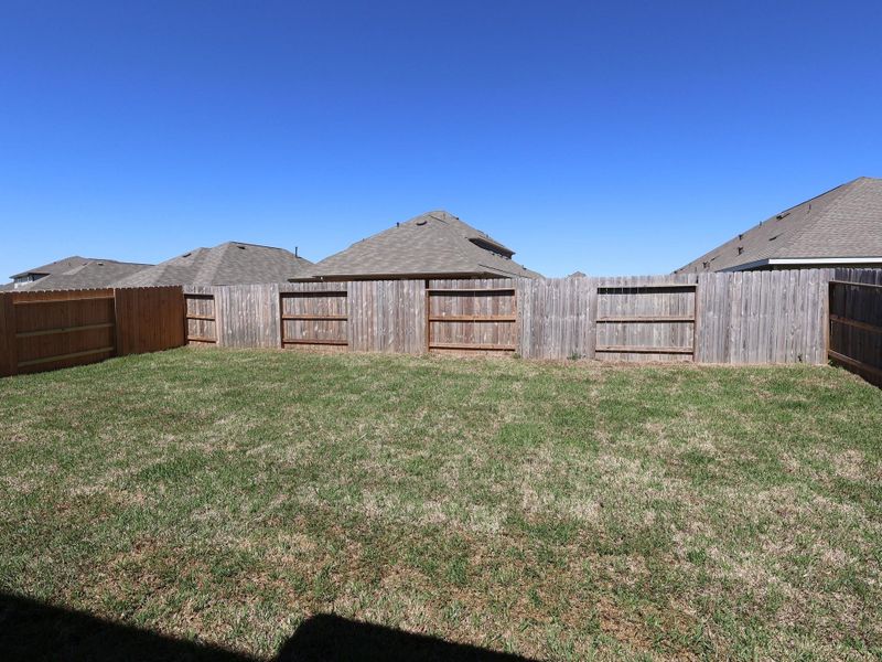 Exterior details and patio area of a home in Moran Ranch, Willis (Image 3).