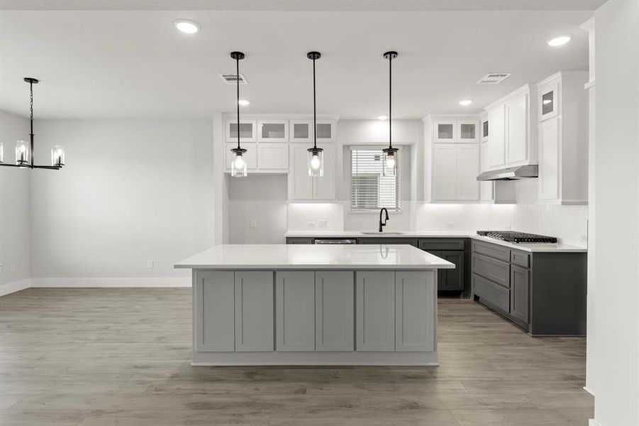 07. 2512 Rolling Hills - Kitchen