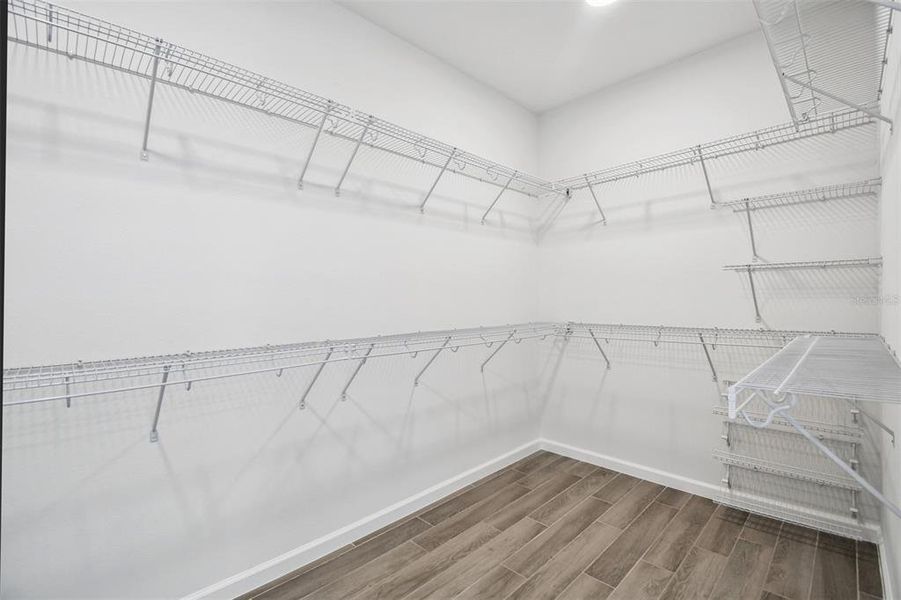 Spacious, unfurnished interior of a new home in Emerson Pointe, Apopka (Image 26).