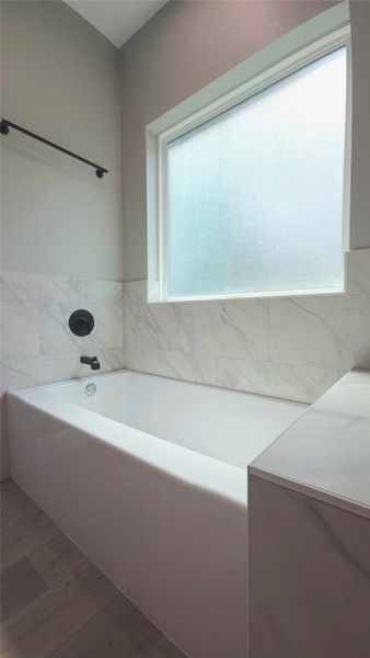Soaker Tub in Main Bedroom En Suite