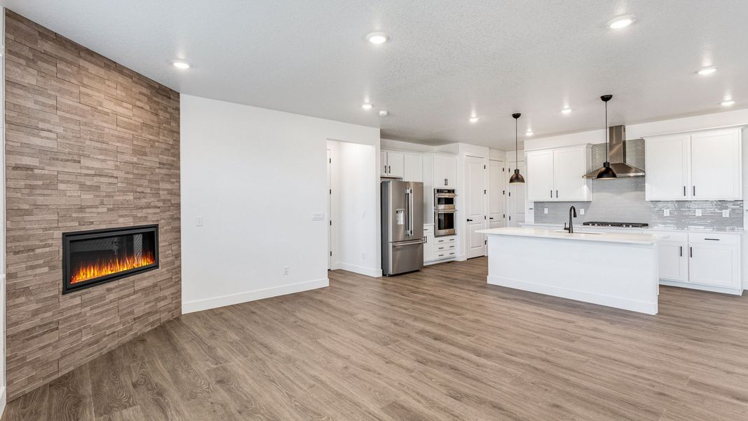 Representative furnished interior of a home built from the Grover by D.R. Horton in Vantage, Berthoud (Image 7).